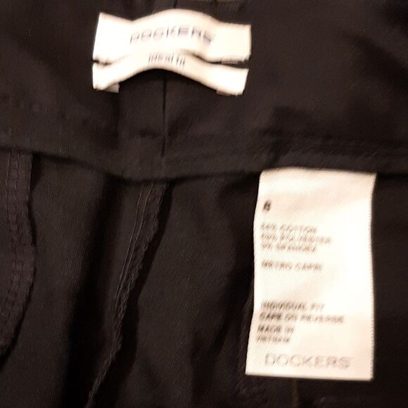 Dockers Ideal Fit Black Cropped Pants - Picture 4 of 10